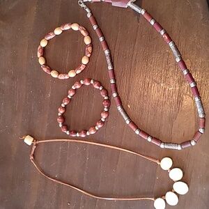 Free Wood or Woodlike Jewelery